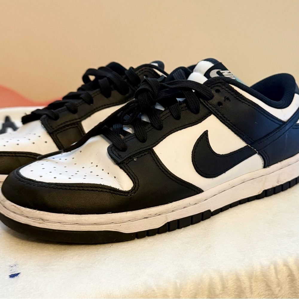 Nike Black and White Sneakers Classic Design